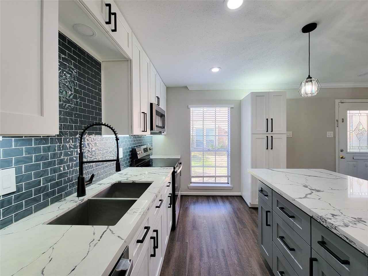 6415 Burgoyne Rd - Photo 4 of 30