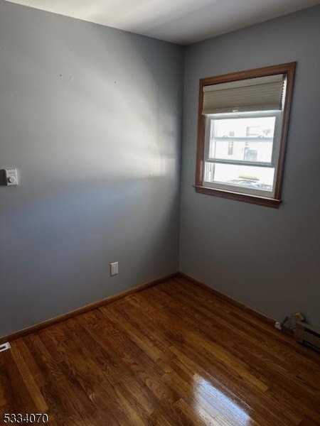 187 Oak Tree Ave - Photo 3 of 12