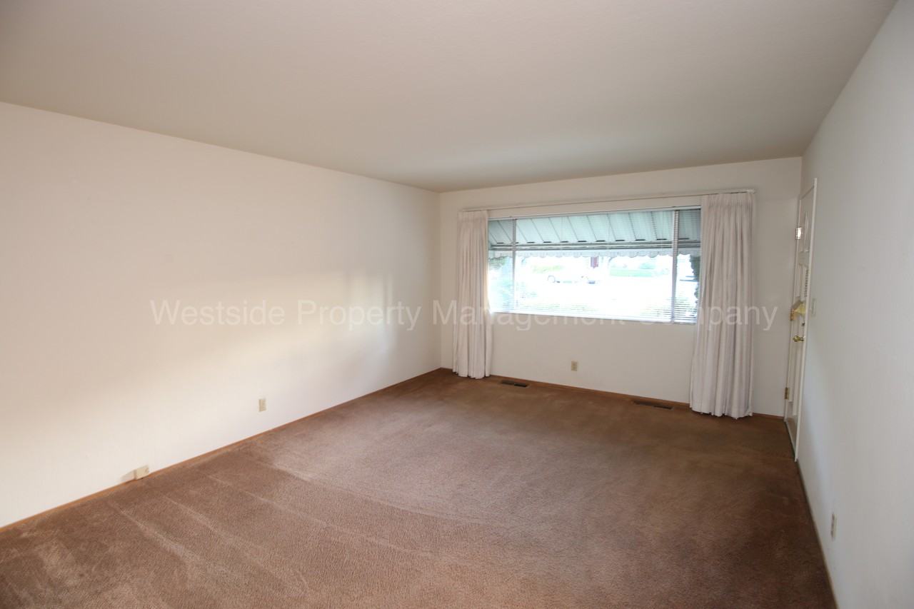 1163 Phyllis Avenue - Photo 2 of 11