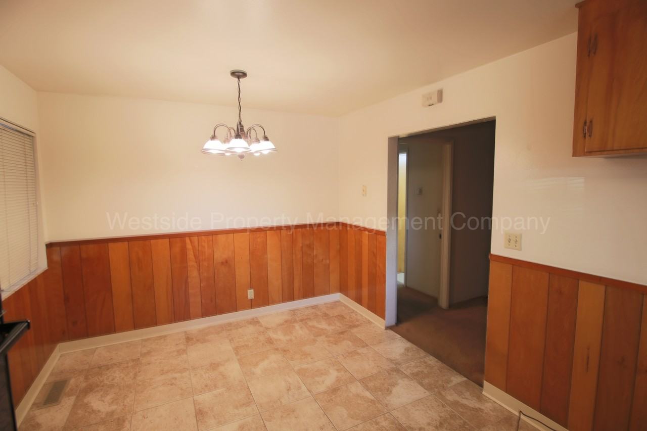 1163 Phyllis Avenue - Photo 3 of 11