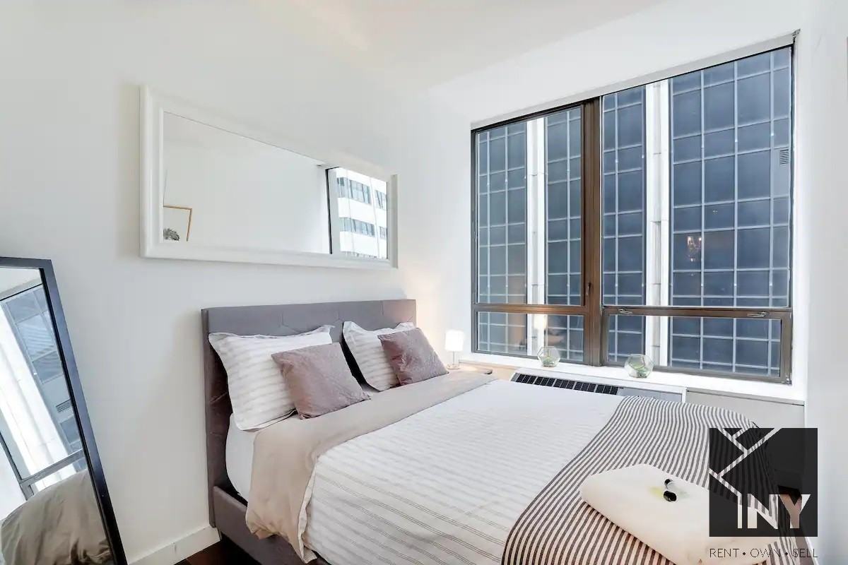 Pearl St & Pine St #1210 - Photo 2 of 9