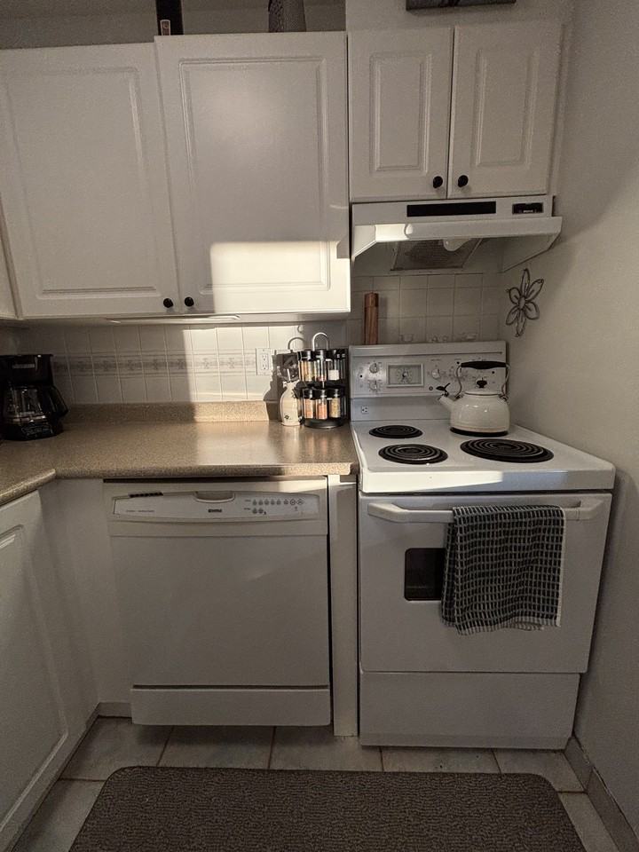 Stephens Court - Photo 3 of 13