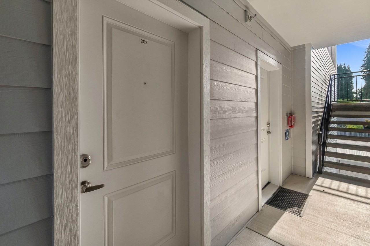 350 North Apartments - Photo 3 of 50