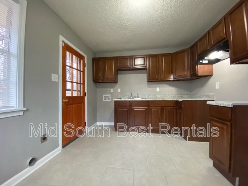 569 Delta Rd - Photo 3 of 8