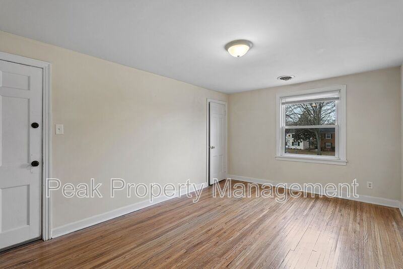 4913 Chamberlayne Ave #4 - Photo 5 of 17