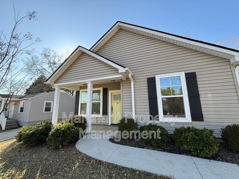 16 Palm St - Photo 3 of 25