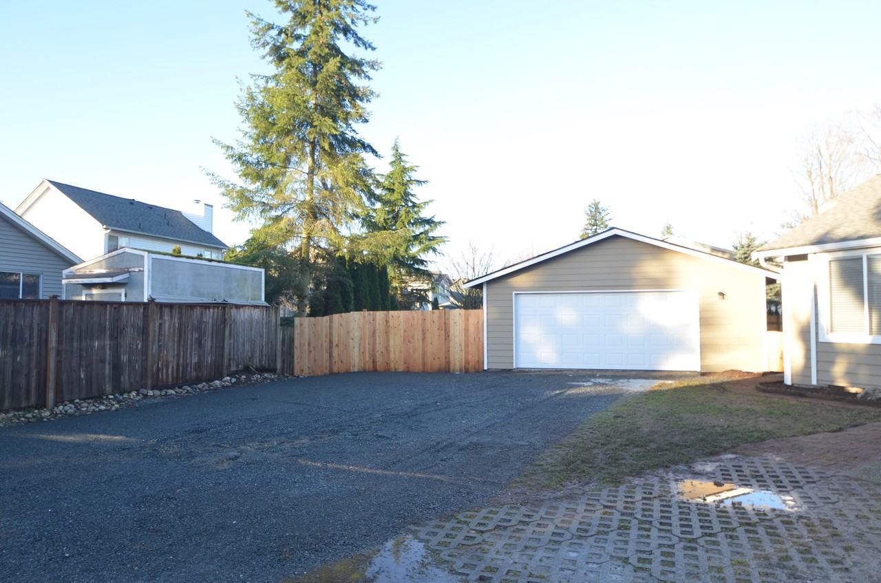9101 13th Pl NE - Photo 2 of 14