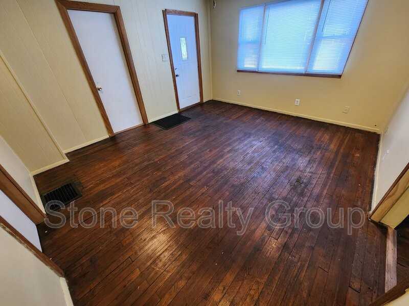 2343 Garfield Ave #1 - Photo 2 of 8