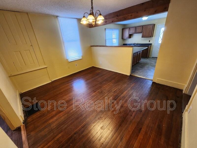 2343 Garfield Ave #1 - Photo 3 of 8