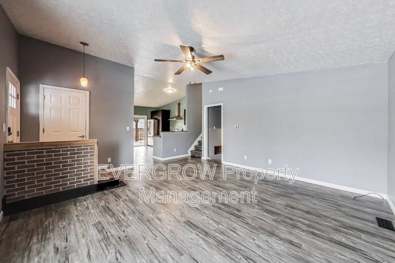 226 Creekway Ct - Photo 5 of 35