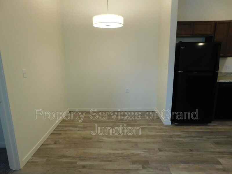 672 Brookwillow Dr #1 - Photo 4 of 11