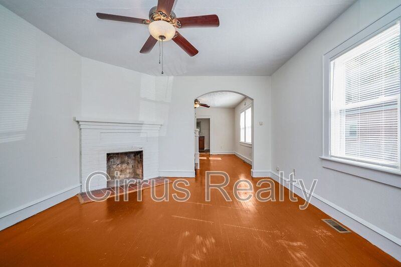 448 Chapel St - Photo 4 of 26