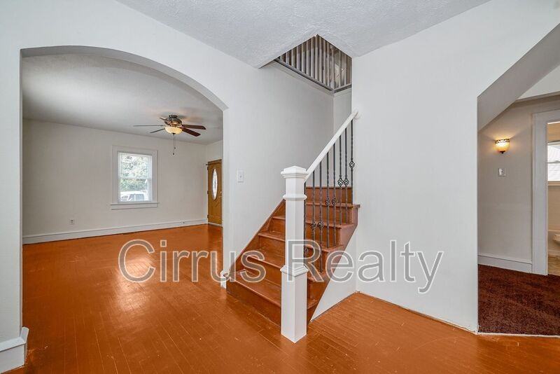 448 Chapel St - Photo 5 of 26