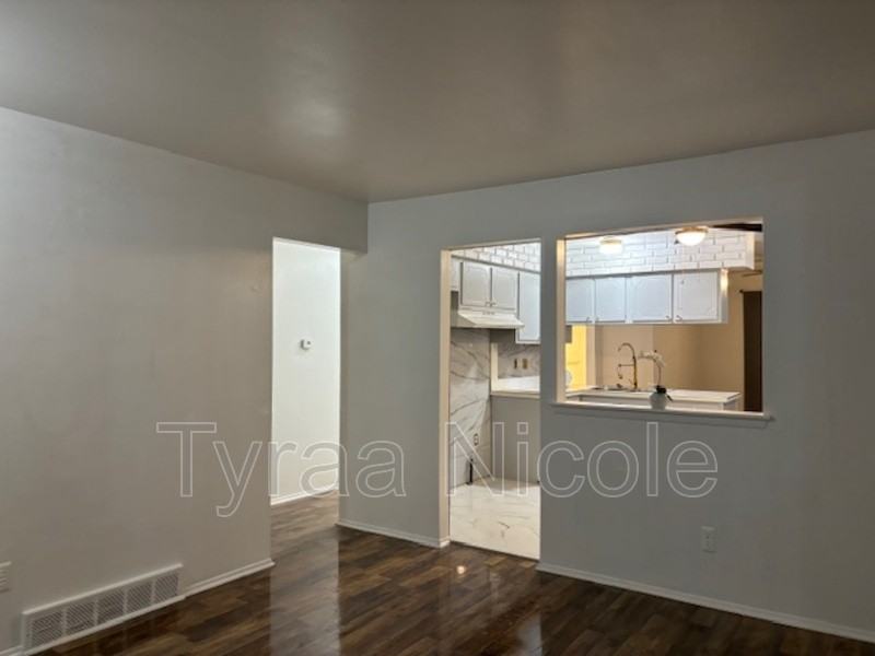 20461 Kentucky St - Photo 3 of 50