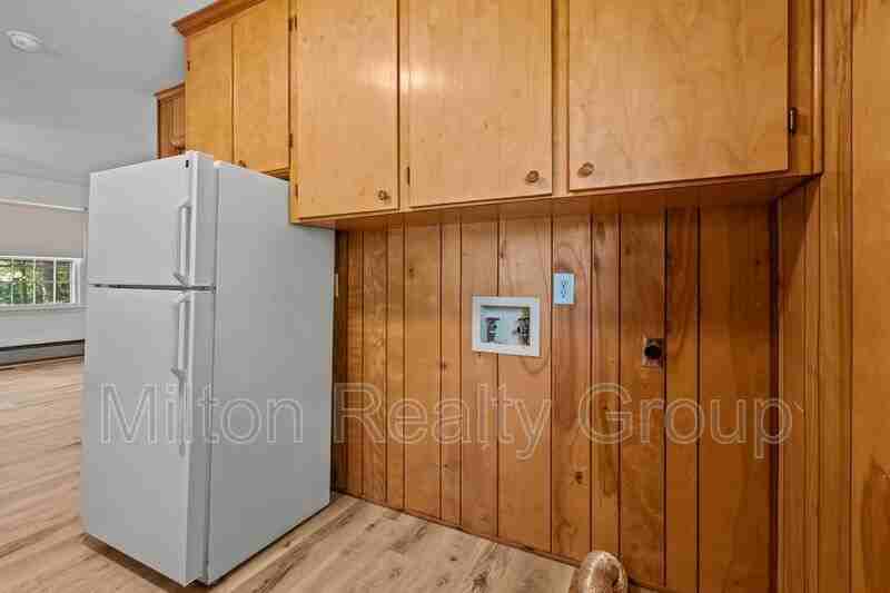 16 Parkwood Cir - Photo 3 of 33