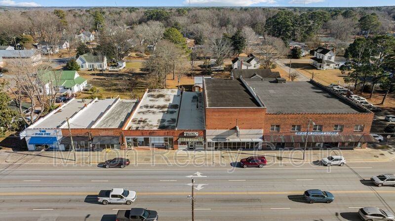 1007 S Main St - Photo 4 of 16