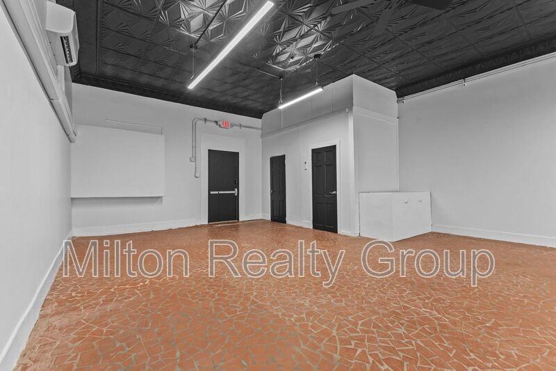 1007 S Main St - Photo 7 of 16