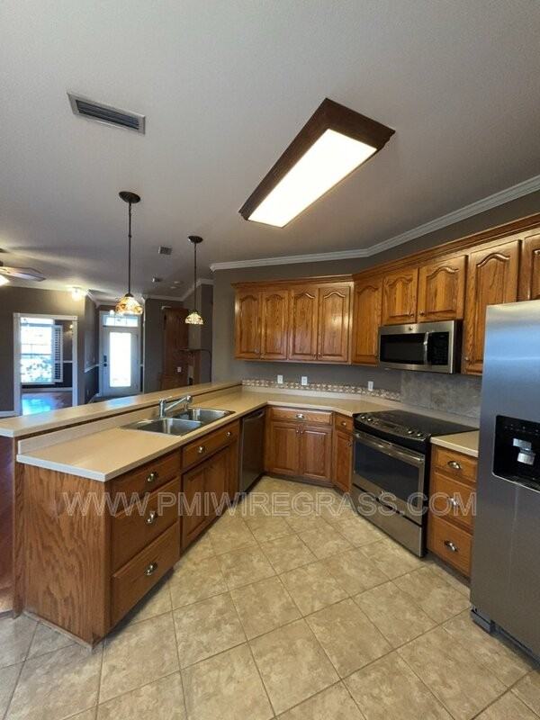 249 Windsor Garden Dr - Photo 3 of 50
