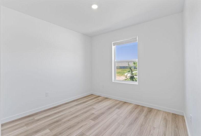 3970 N Alameda Creek Ave - Photo 6 of 38