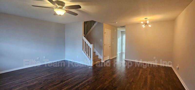 6807 Juniper Tree St - Photo 6 of 22