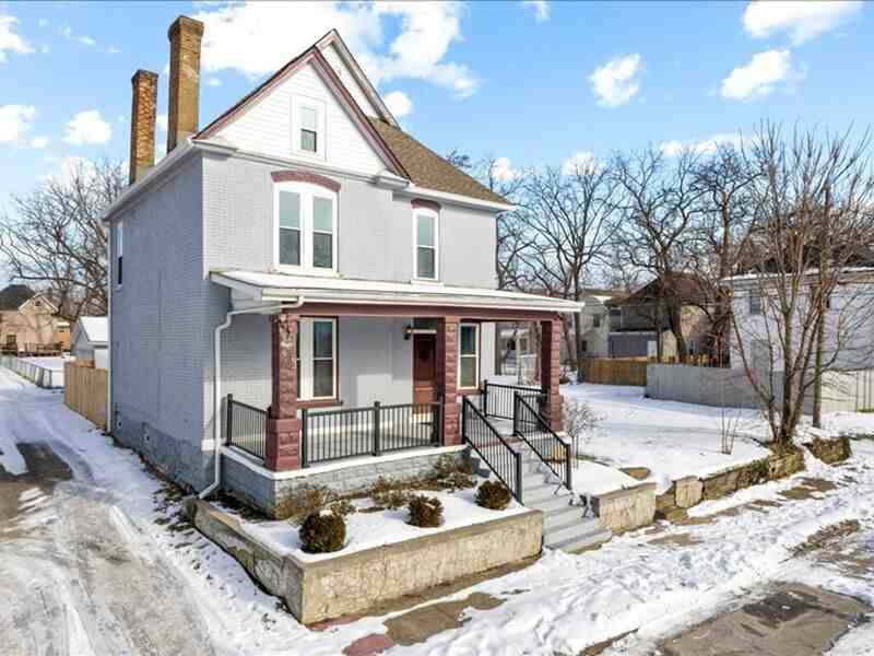 1074 E Columbus St - Photo 3 of 29