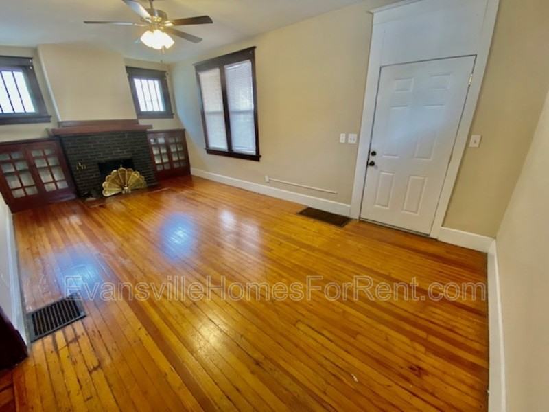 1023 Jefferson Ave - Photo 2 of 9