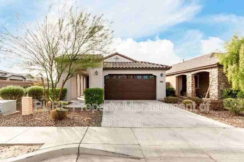 9205 W Roma Ave - Photo 2 of 32