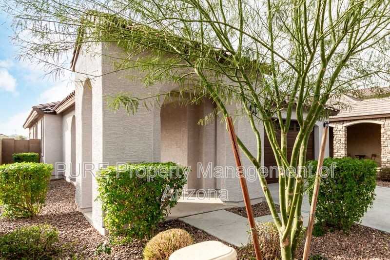 9205 W Roma Ave - Photo 3 of 32