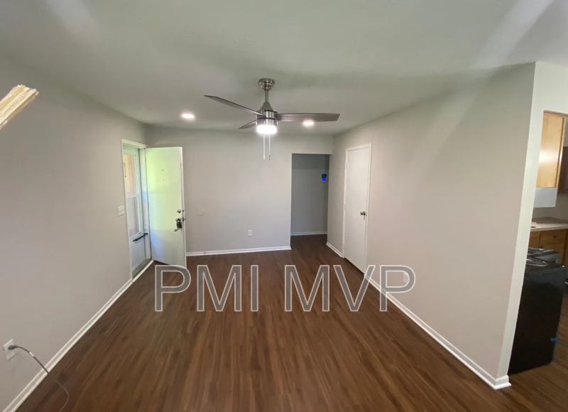 906 S Spring Rd - Photo 2 of 14