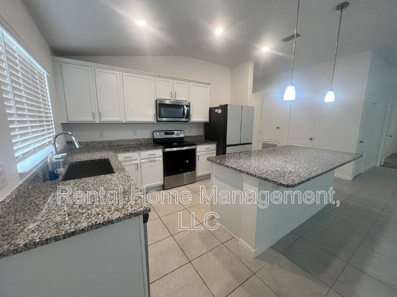 3201 Sweet Acres Pl - Photo 2 of 14