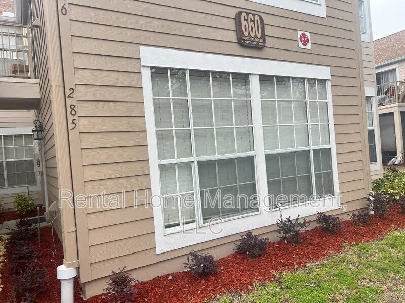 660 Youngstown Pkwy #285