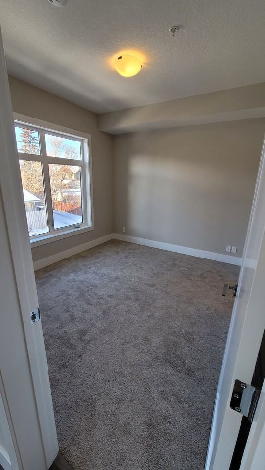 1702 17 Avenue Southwest - Photo 9