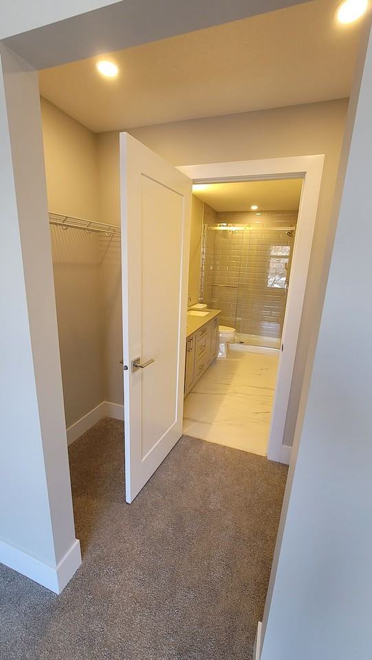 1702 17 Avenue Southwest - Photo 10