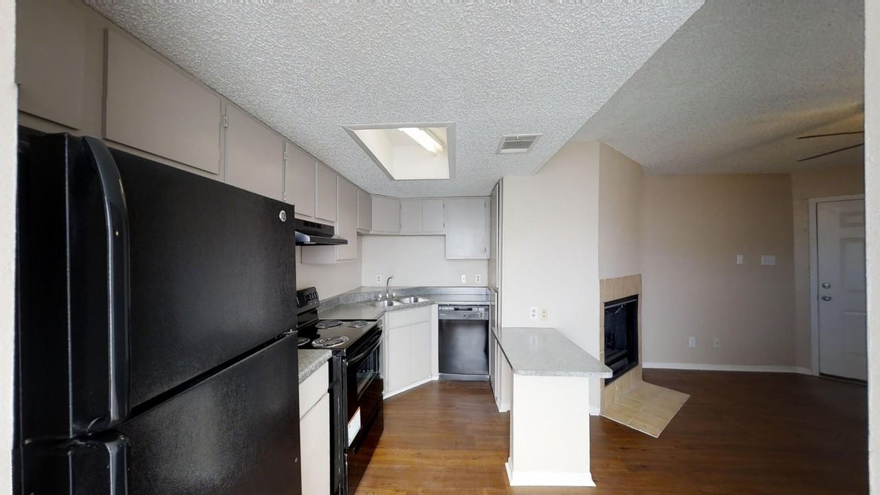 Willow Hill Condominiums - Photo 6 of 15