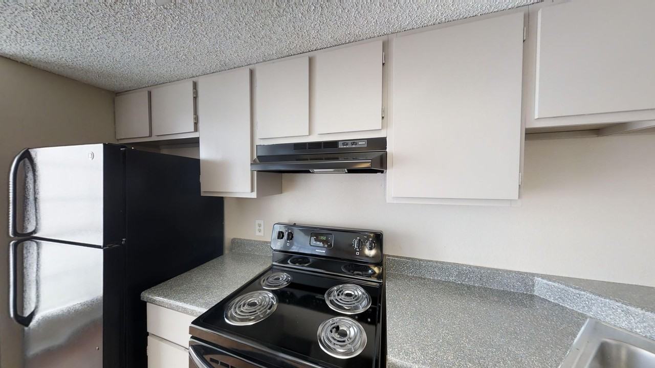 Willow Hill Condominiums - Photo 7 of 15