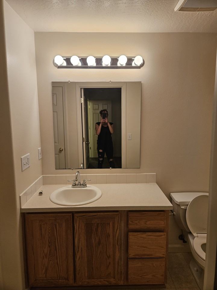 547n6th#A - Photo 3 of 3