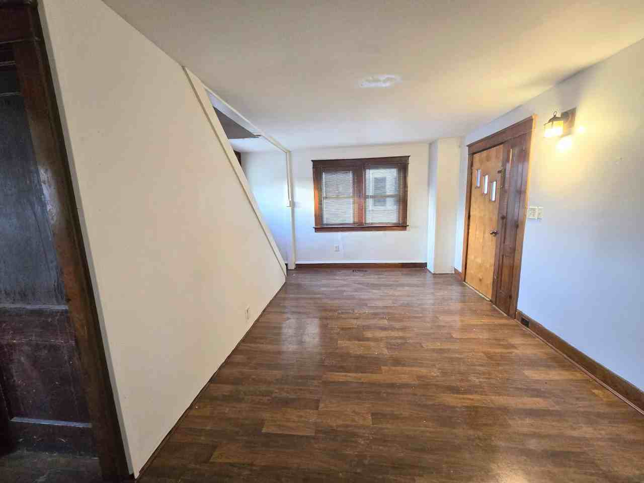 825 Johnson Street B - Photo 3 of 9