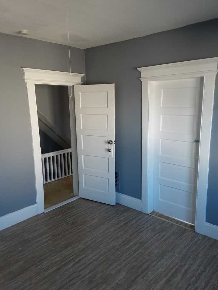 272 Carroll Avenue - Photo 3 of 5