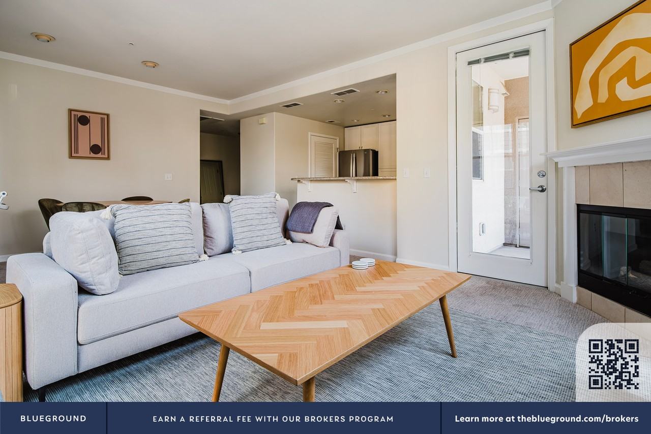 337 South Fremont Street - Photo 5 of 73