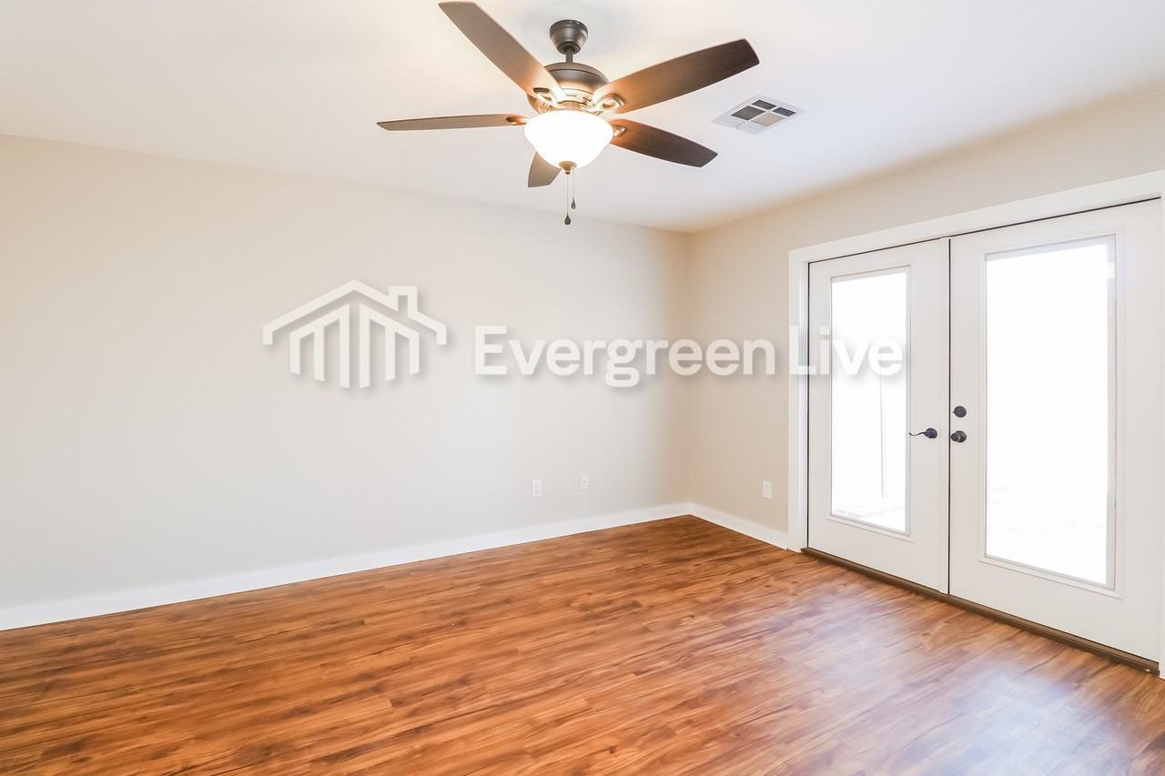 413 W Chantilly Way - Photo 4 of 15
