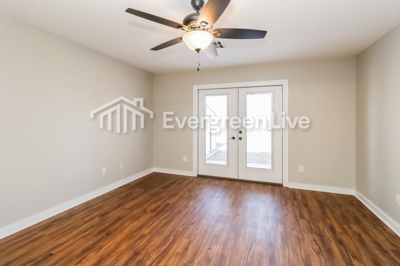 413 W Chantilly Way - Photo 5 of 15