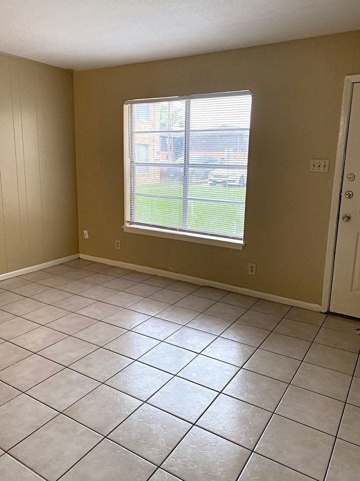 Windchase Apartments - Photo 2 of 16