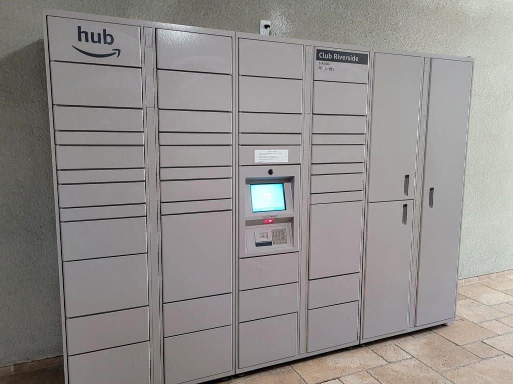 Club Riverside Apartments - Photo 5 of 50