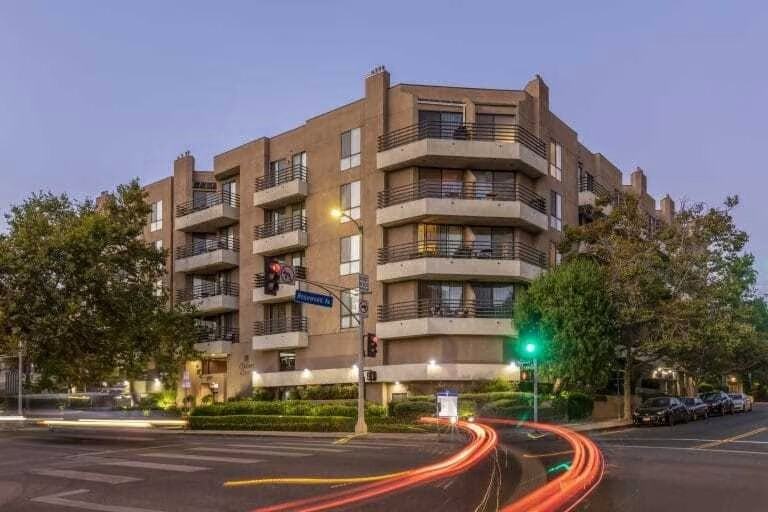 Chelsea Court Apartments - Photo 4 of 25