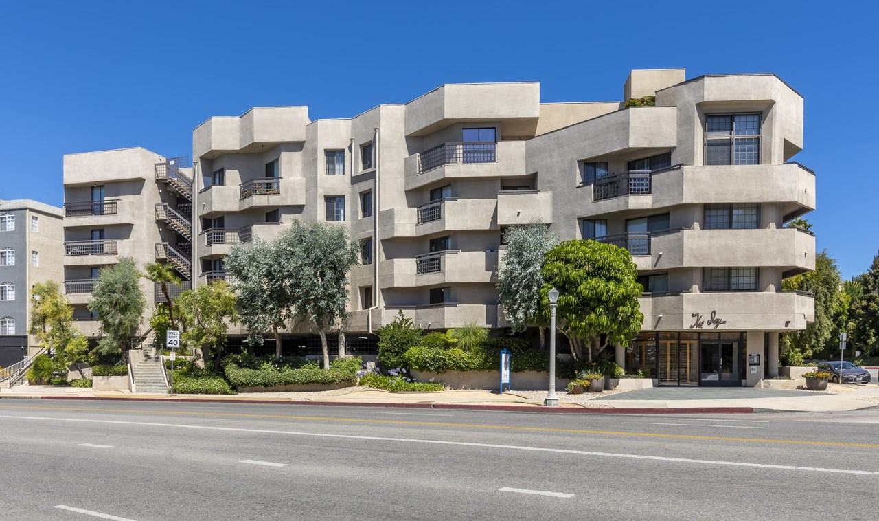 The Ivy Apartments - Photo 4 of 34