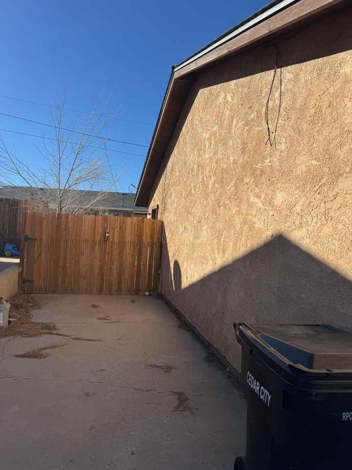 347 N 1600 W - Photo 3 of 10