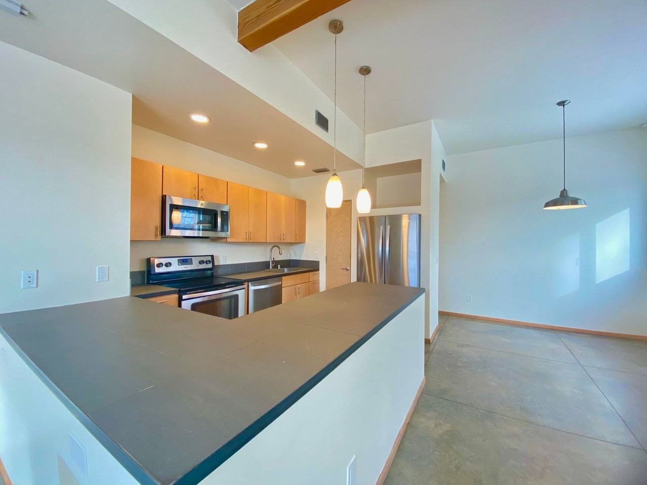 925 Dunlap St - Photo 6 of 41