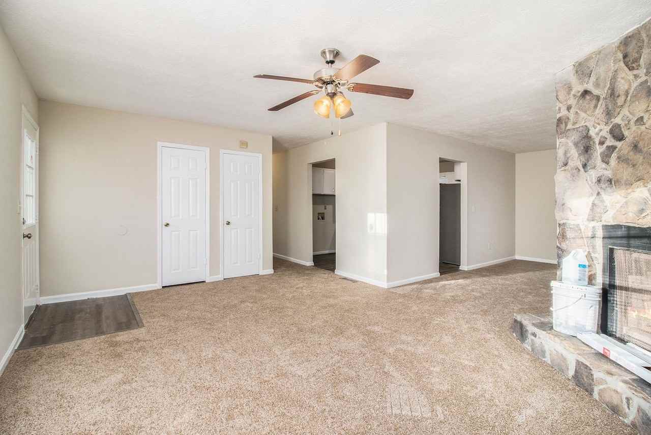 6080 Cherokee Valley Ct - Photo 4 of 17