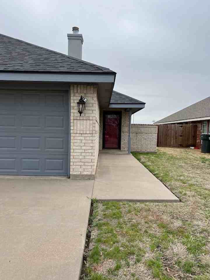 2457 Independence Blvd - Photo 2 of 21
