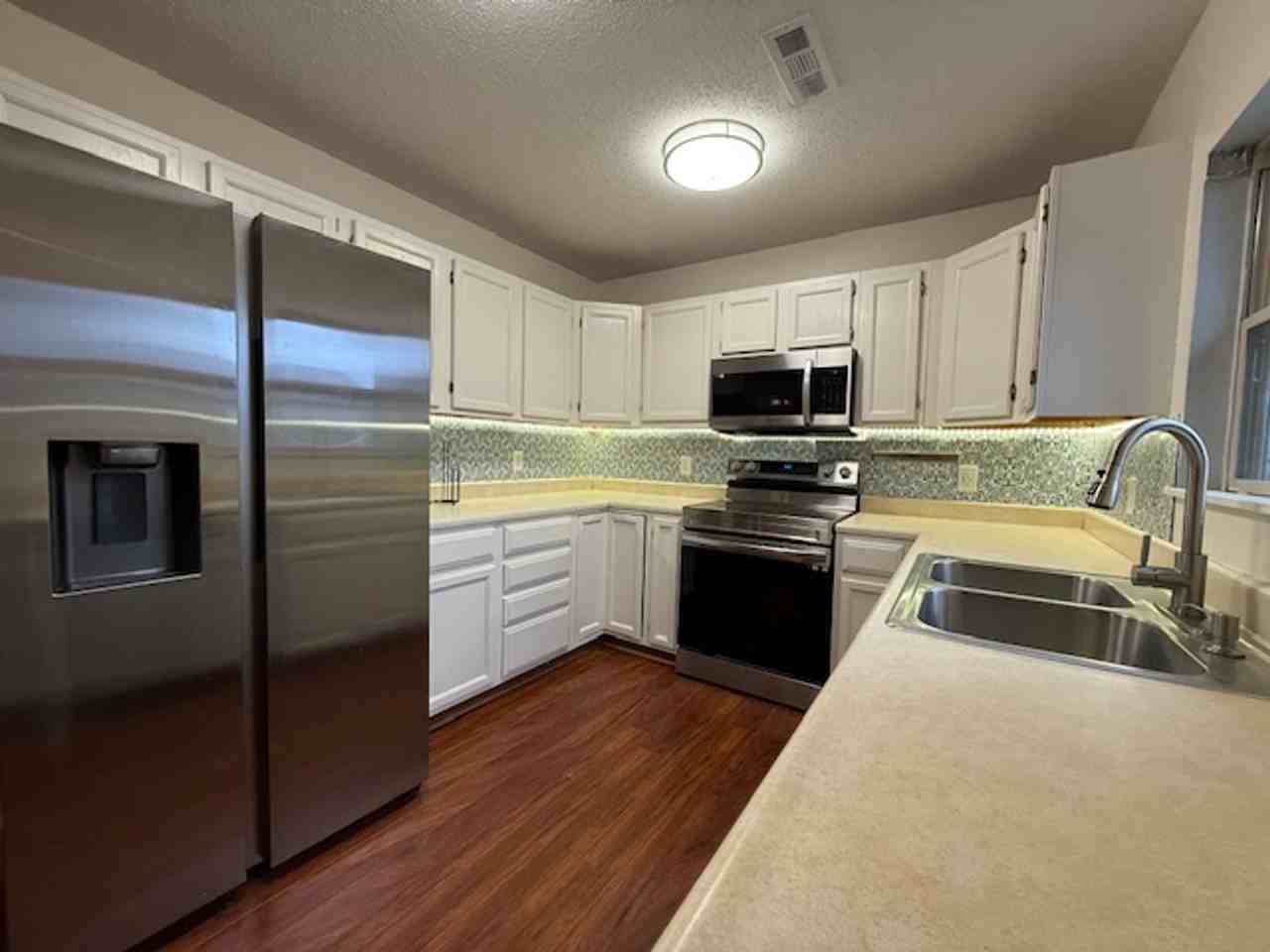 1743 1743 Meadow Ridge Circle   - Meadow Ridge Circle, 1743 - Photo 3 of 9